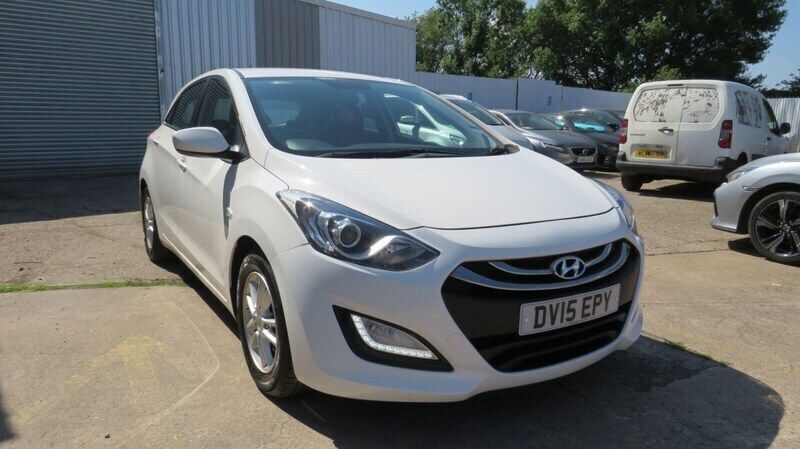 White Used 2015 Hyundai i30 Active Hatchback | £5,495 (Good price) - Image 1/4