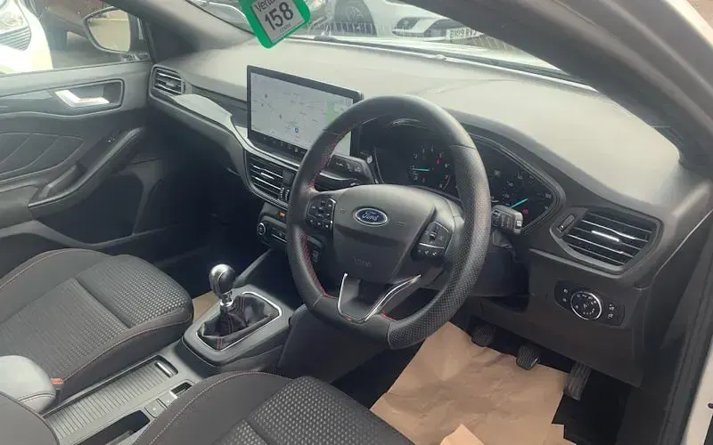 Used Ford Focus ST-Line 155 HP (114 kW) 2023 Silver Estate