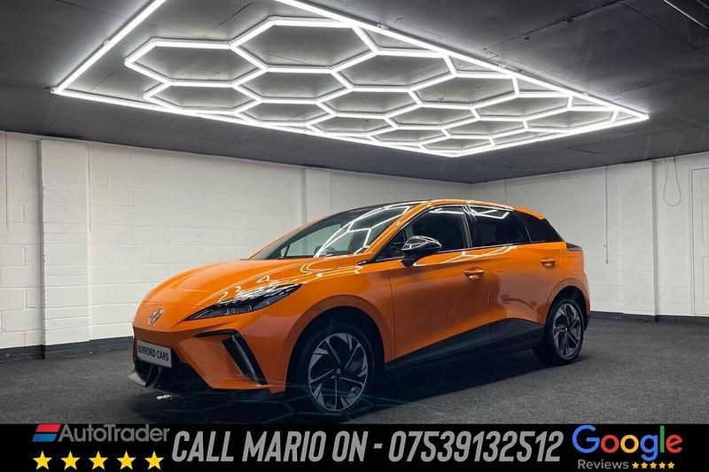 Used MG MG4 EV Trophy 150 kW (204 HP) 2022 Orange Hatchback