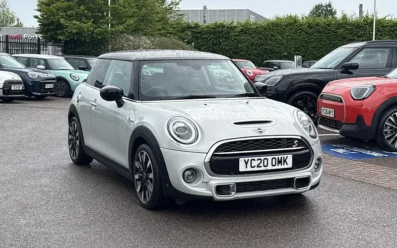 Usado Mini Cooper S Exclusive 192 HP (141 kW) 2020 Citadino