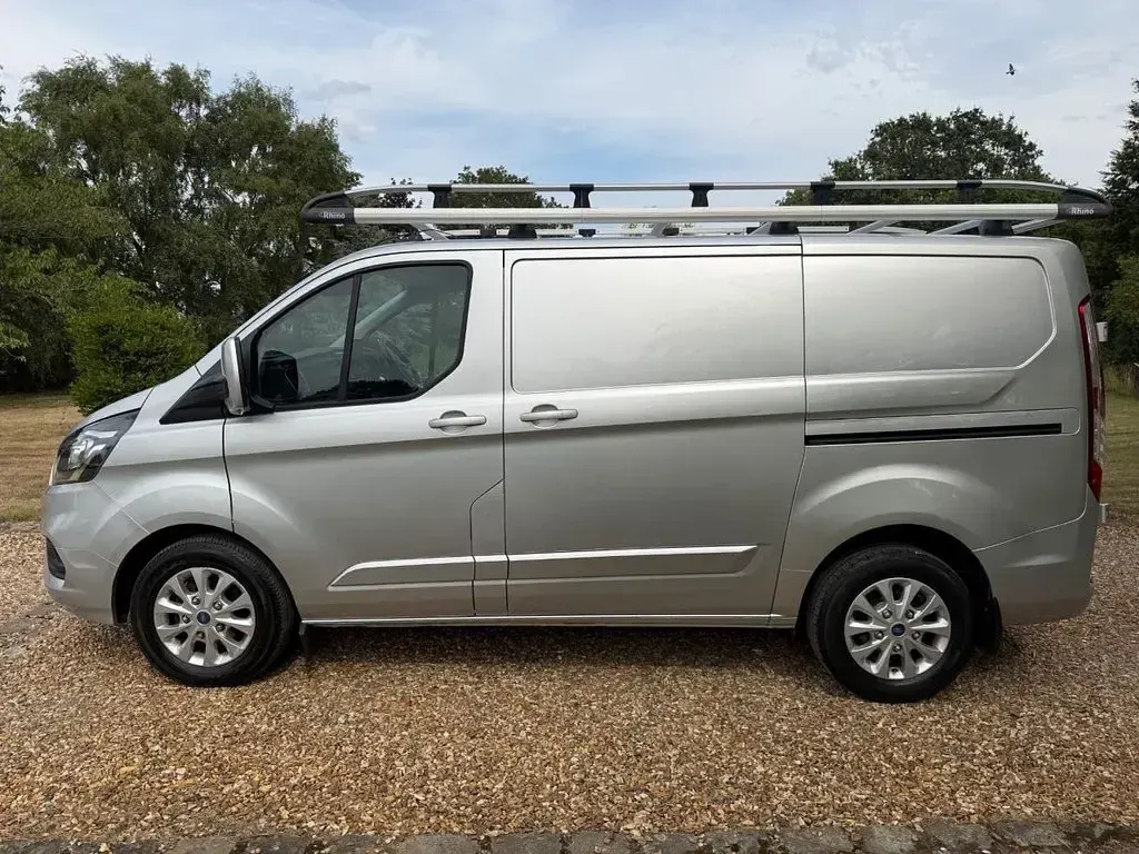 Used Ford Transit Custom Limited 130 HP (95 kW) 2018 Silver Van