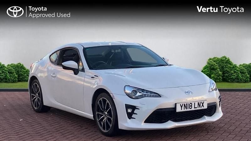 White Used 2018 Toyota GT86 GT Coupe | £20,700 (Fair price) - Image 1/3
