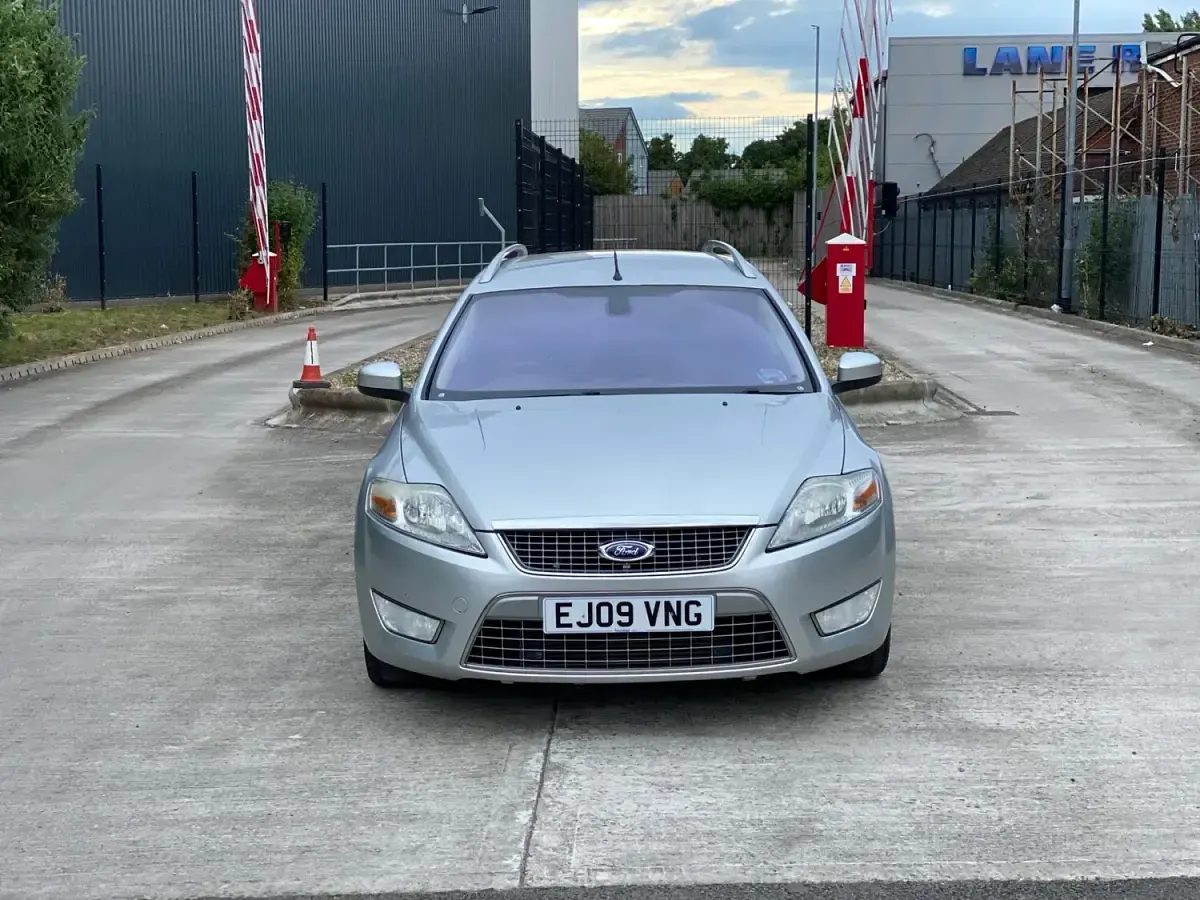 Used Ford Mondeo Titanium 123 HP (90 kW) 2009 Silver Estate