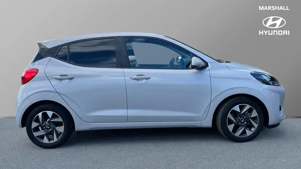 Neu Hyundai i10 Advanced Plus 63 PS (46 kW) 2026 Grau Kleinwagen