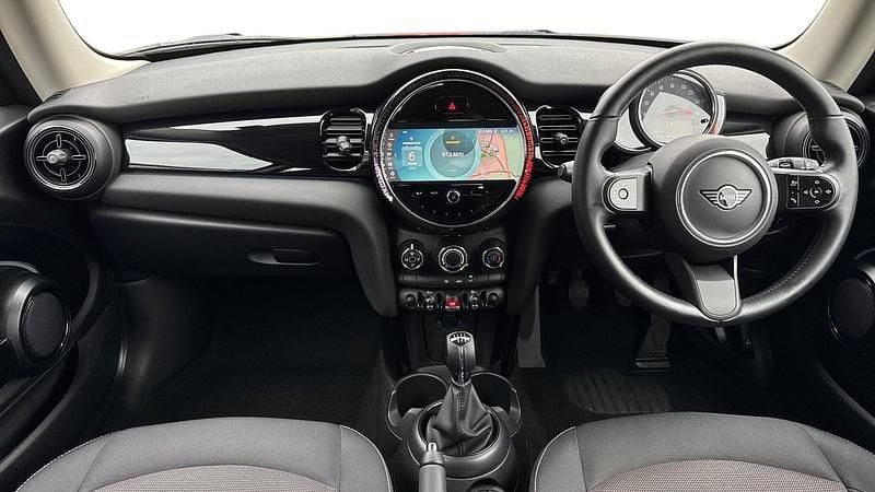 Used Mini ONE Classic 101 HP (74 kW) 2022 Red Hatchback