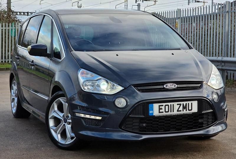 Begagnad Ford S-MAX Titanium X 200 HK (147 kW) 2011 Grå Minibuss