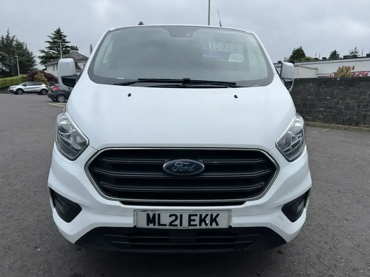 Used Ford Transit Custom Limited 130 HP (95 kW) 2021 White Van