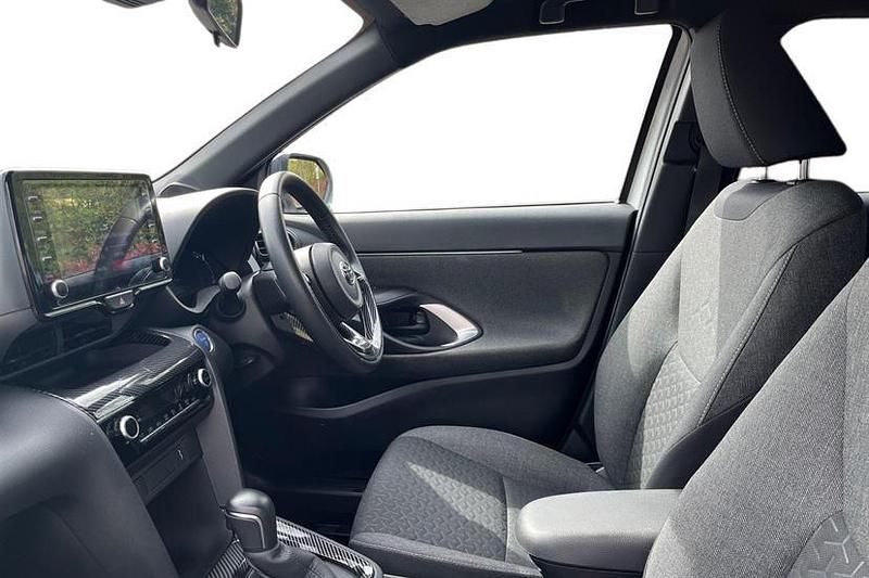 Used Toyota Yaris Cross Design 116 HP (85 kW) 2021 White SUV