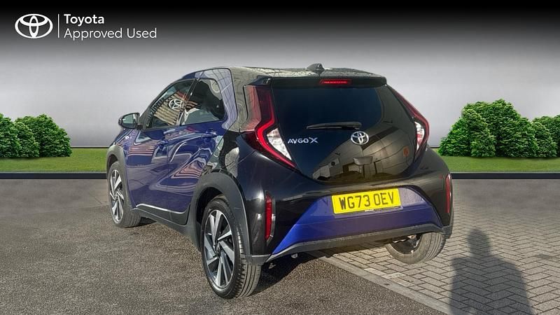 Used Toyota Aygo X 72 HP (52 kW) 2023 Juniper blue bitone SUV