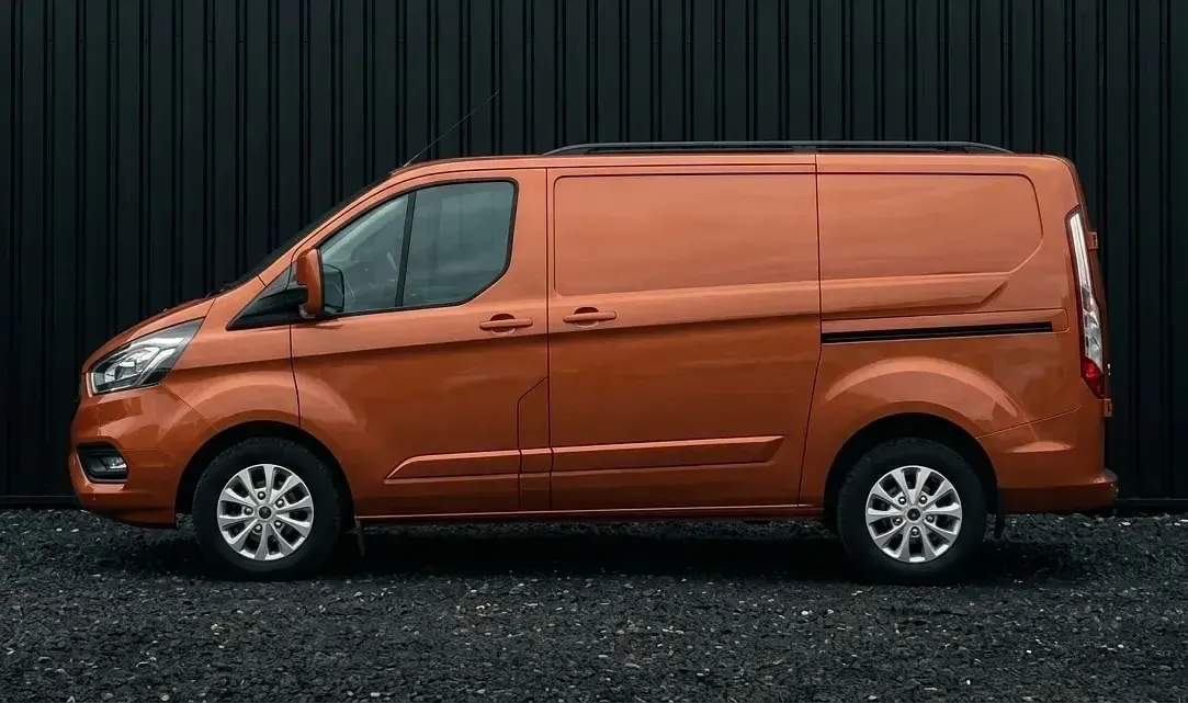 Used Ford Transit Custom Limited 130 HP (95 kW) 2019 Orange Van
