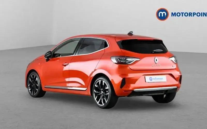 Used Renault Clio V Techno 143 HP (105 kW) 2025 Orange Hatchback