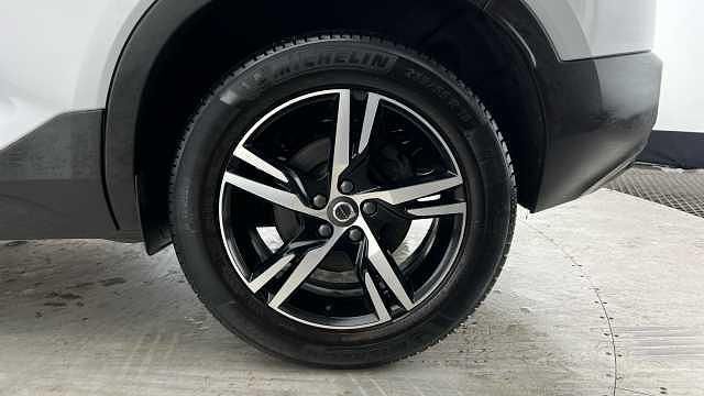 Used Volvo XC40 R-Design 194 HP (142 kW) 2022 SUV