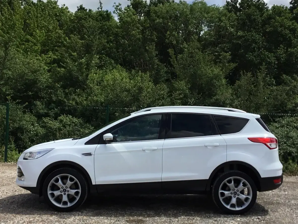 Used Ford Kuga Titanium 150 HP (110 kW) 2016 White SUV