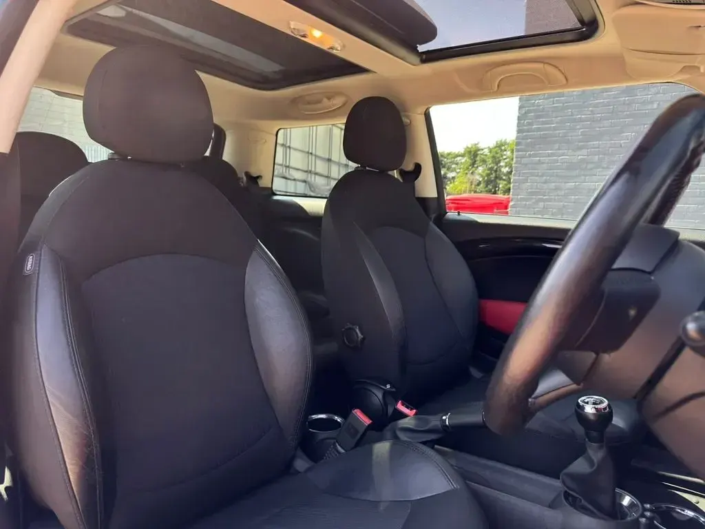 Used Mini Cooper SD Hatch 143 HP (105 kW) 2012 Red Hatchback