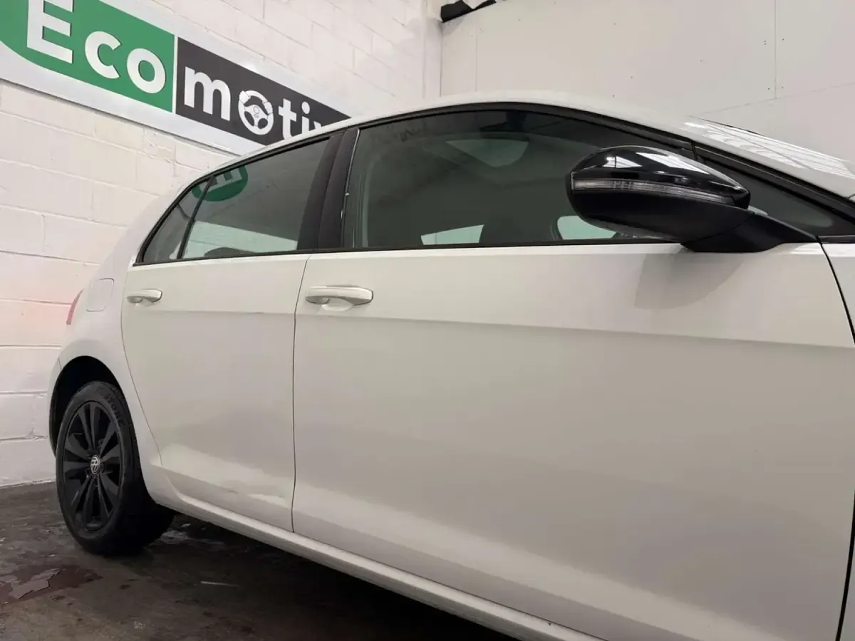 Used VW Golf VII SE 122 HP (89 kW) 2013 White Hatchback
