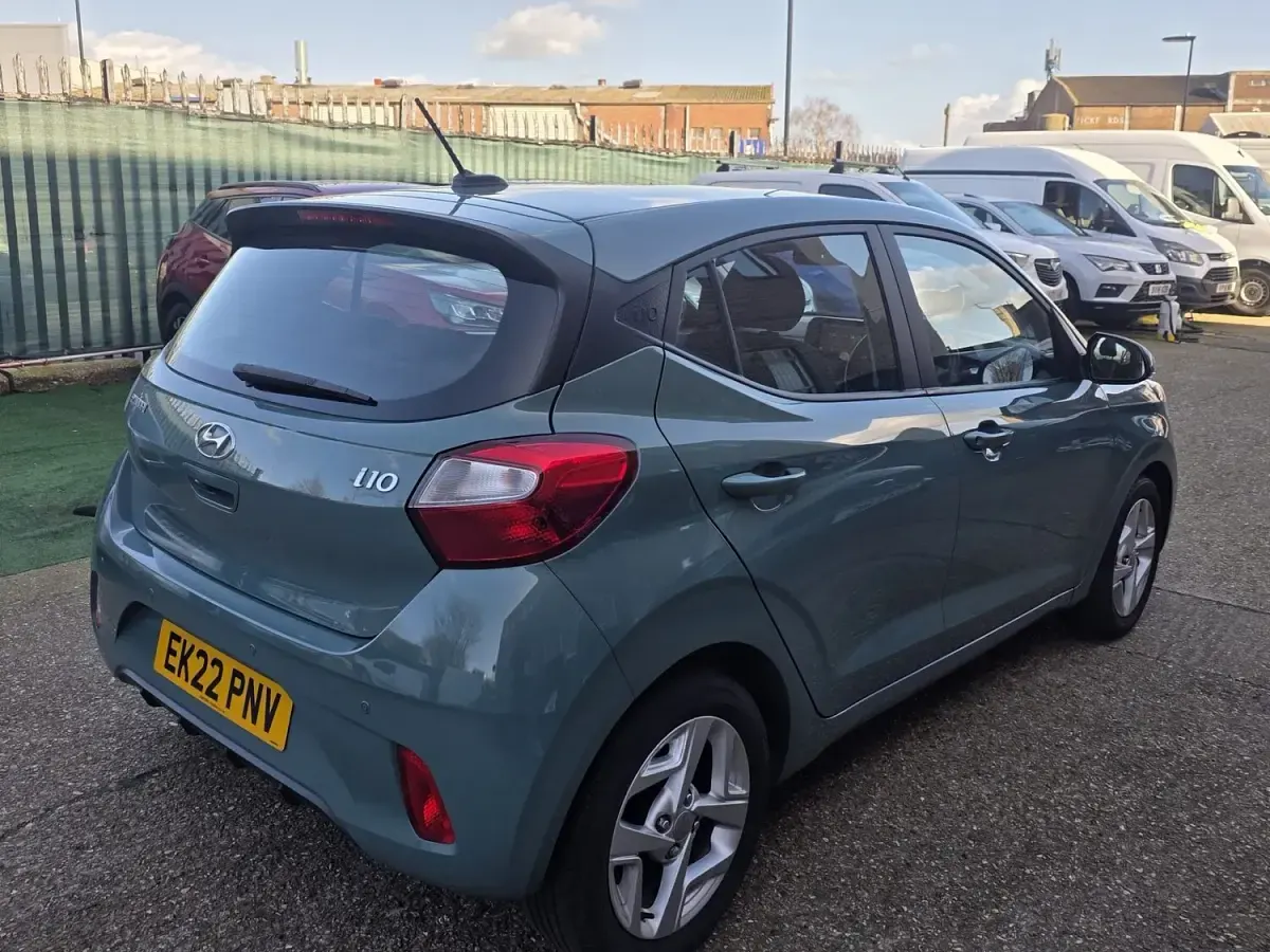 Used Hyundai i10 SE 2022 Green Hatchback