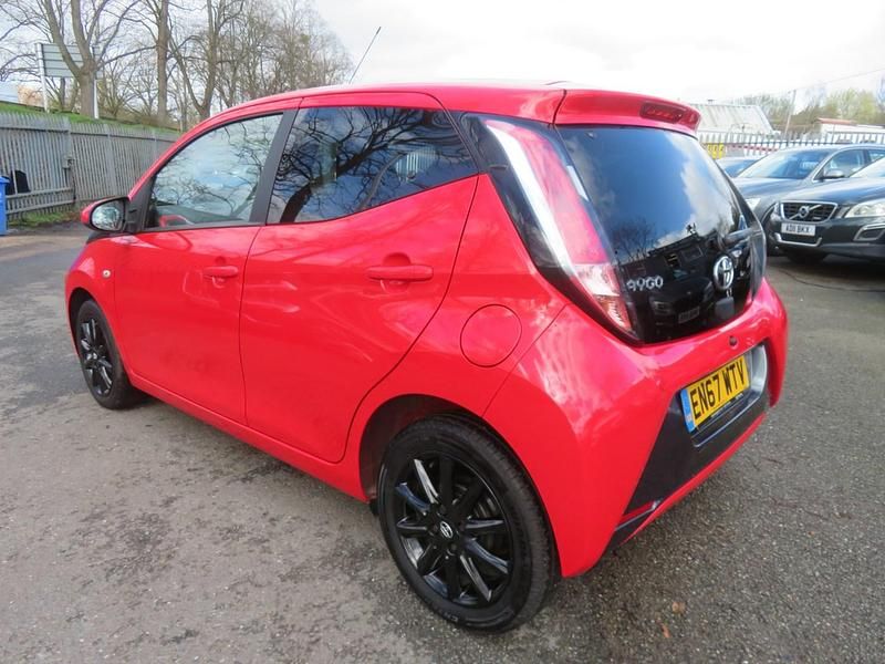 Used Toyota Aygo x-style 2018 Red Hatchback