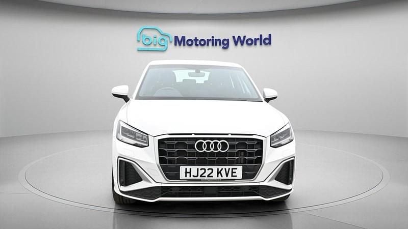 Used Audi Q2 S-Line 150 HP (110 kW) 2022 White SUV