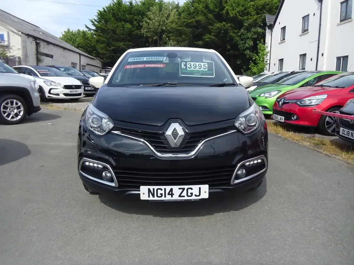 Used Renault Captur Dynamique 90 HP (66 kW) 2014 Black SUV