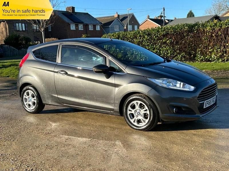 Grey Used 2015 Ford Fiesta Zetec Hatchback | £4,599 (Fair price) - Image 1/4