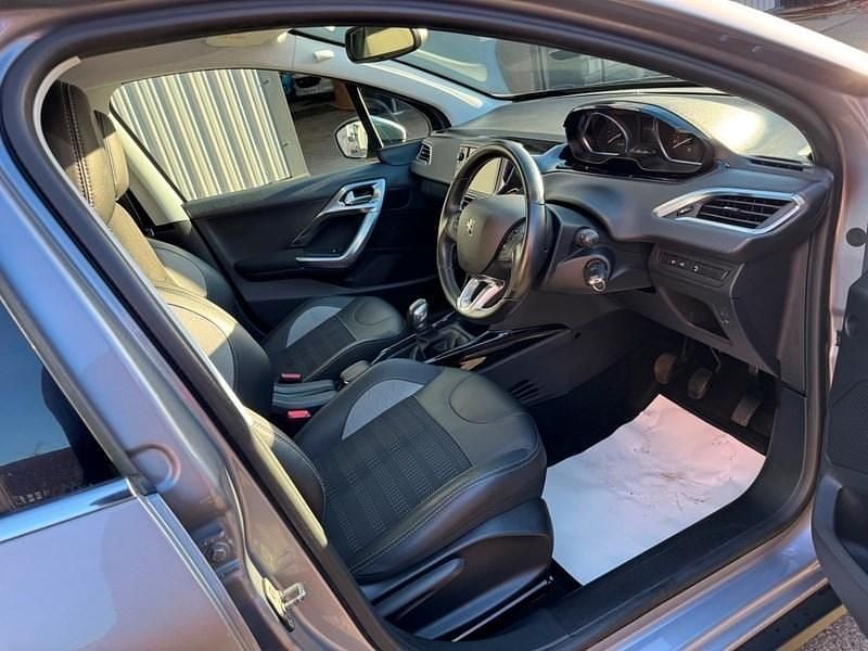 Used Peugeot 2008 Allure 82 HP (60 kW) 2018 Grey SUV