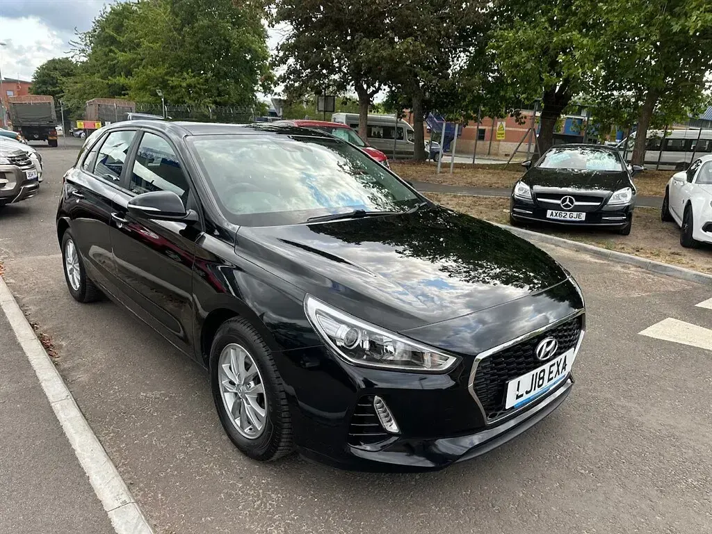 Begagnad Hyundai i30 SE 110 HK (80 kW) 2018 Svart Halvkombi