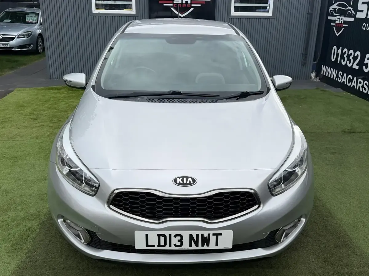 Used Kia Ceed 133 HP (97 kW) 2013 Silver Hatchback