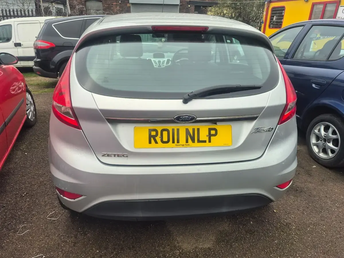 Used Ford Fiesta Zetec 82 HP (60 kW) 2011 Silver Hatchback