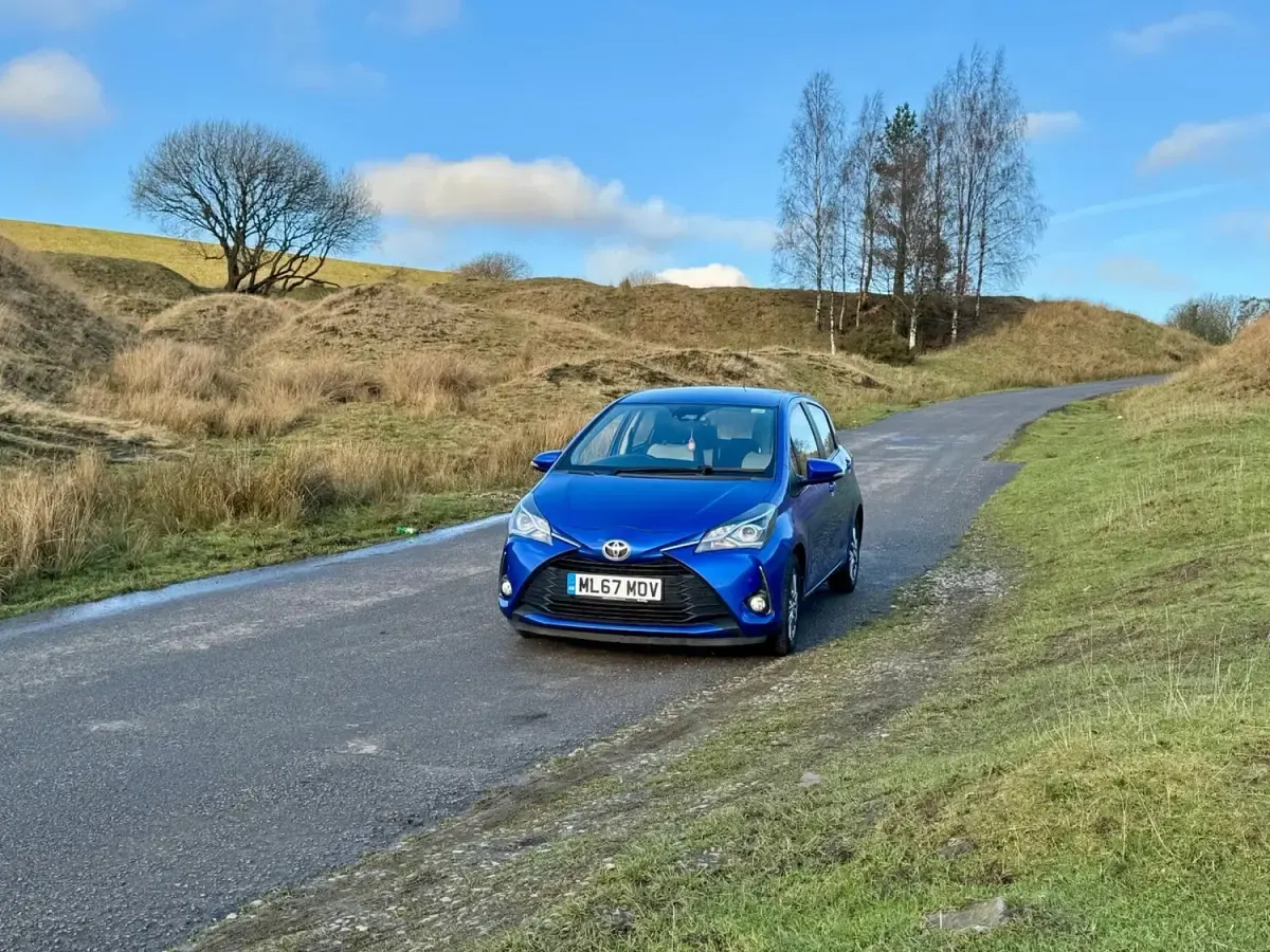 Used Toyota Yaris 2017 Blue Hatchback