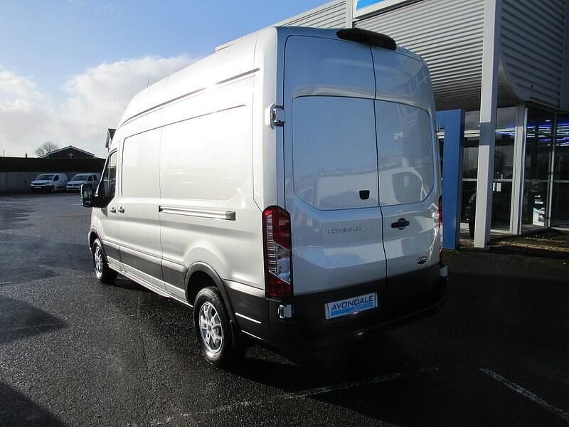 Używany Ford Transit Limited 170 KM (125 kW) 2024 Srebrny