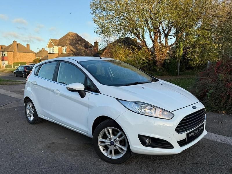 Used Ford Fiesta Zetec 2015 White Hatchback