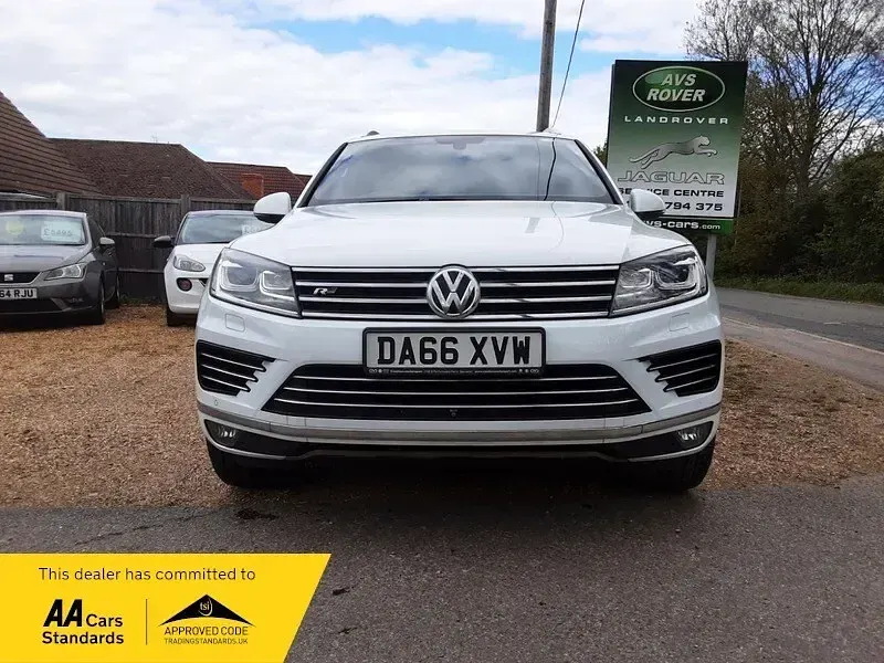 Used VW Touareg R-line Plus 2016 White SUV
