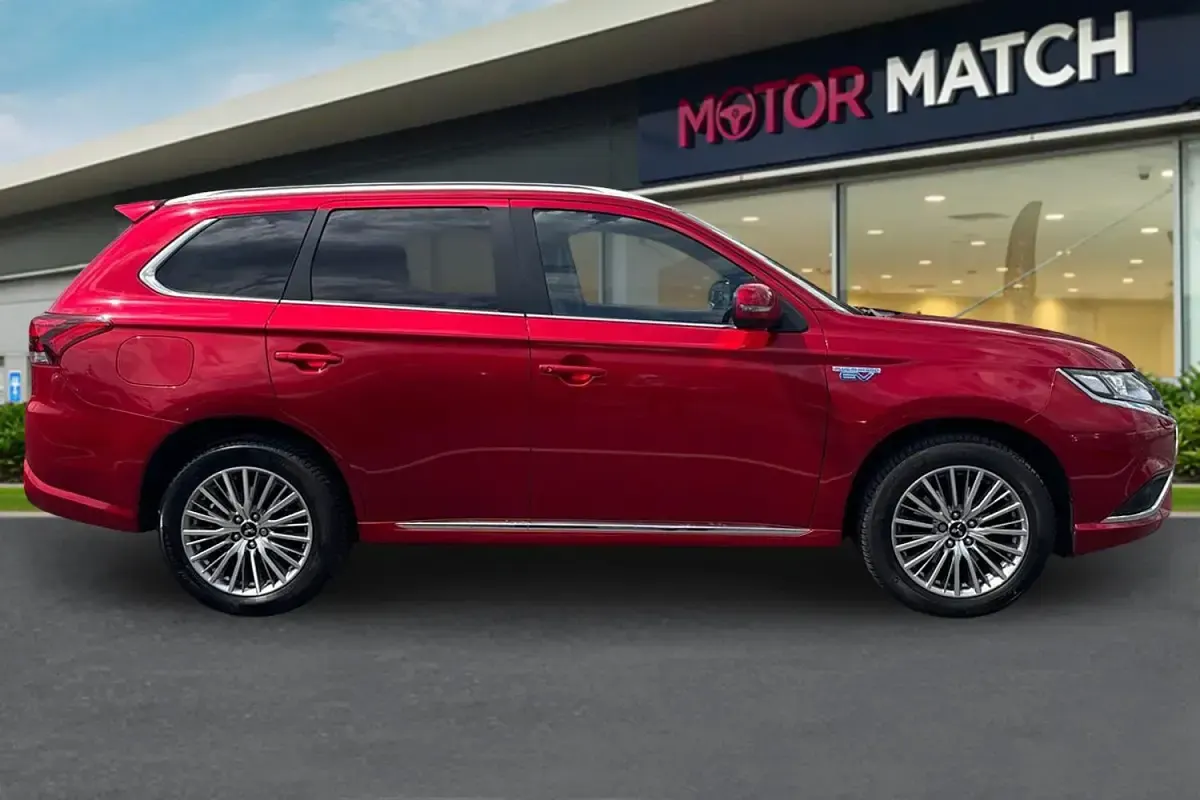 Begagnad Mitsubishi Outlander P-HEV 2020 Röd SUV