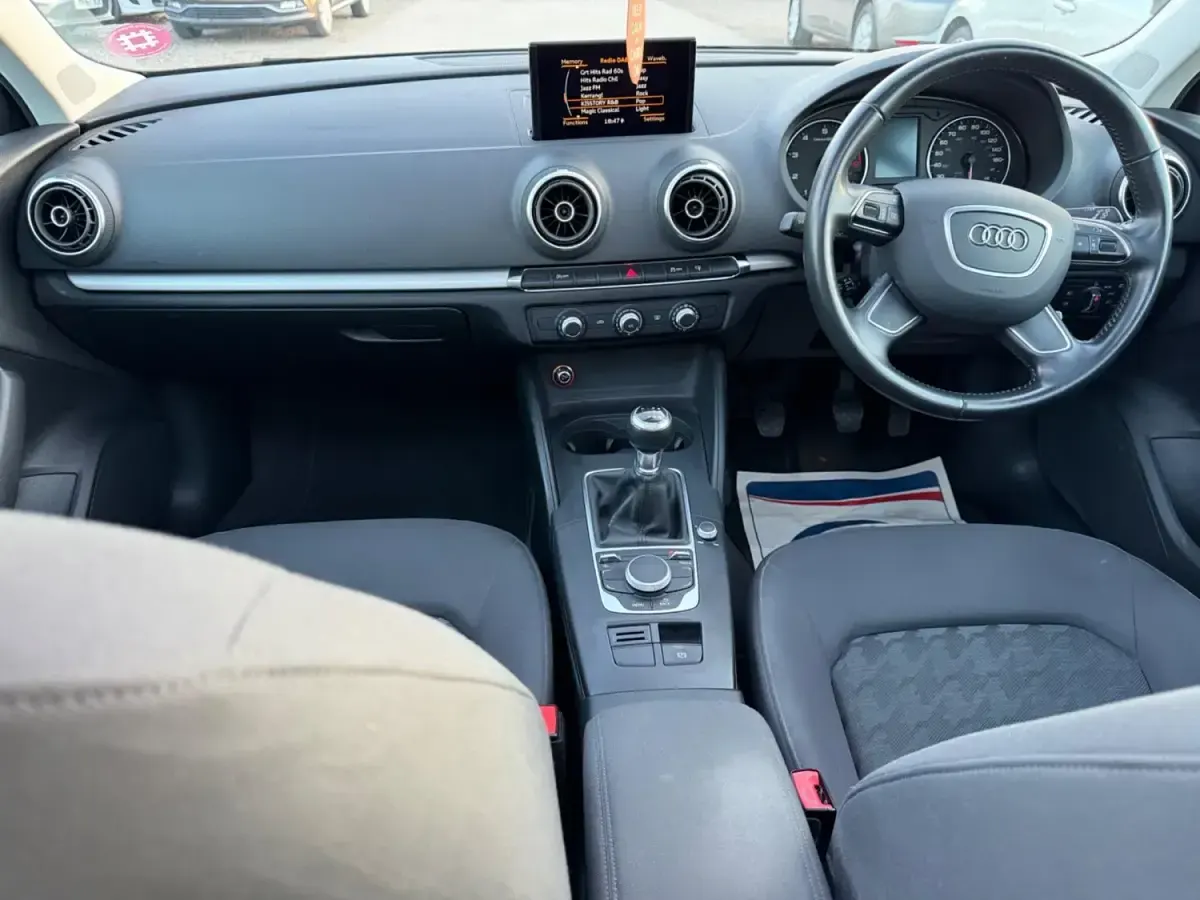 Używany Audi A3 Performance 2015 Niebieski Hatchback
