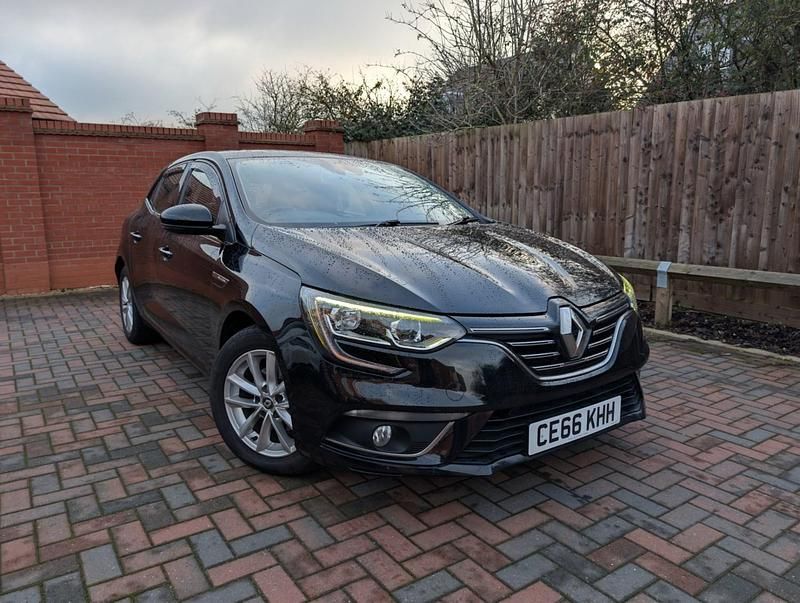 Black Used 2016 Renault Mégane IV Dynamique Hatchback | £3,750 (Fair price) - Image 1/4