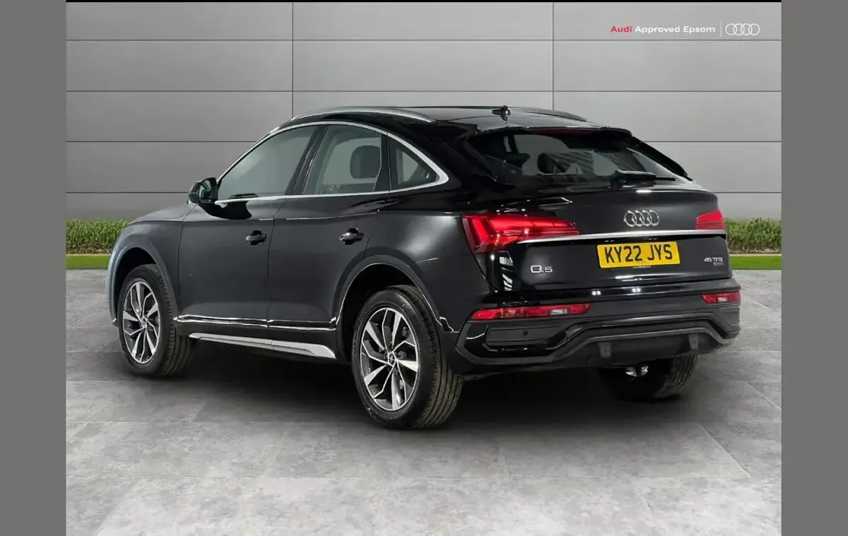 Used Audi Q5 Sport 261 HP (191 kW) 2022 Black SUV