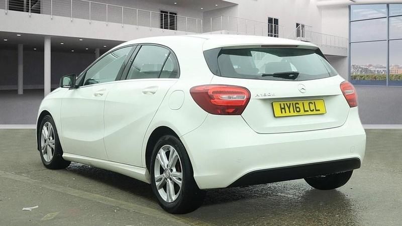 Used Mercedes A180 SE 2016 Cirrus white Hatchback