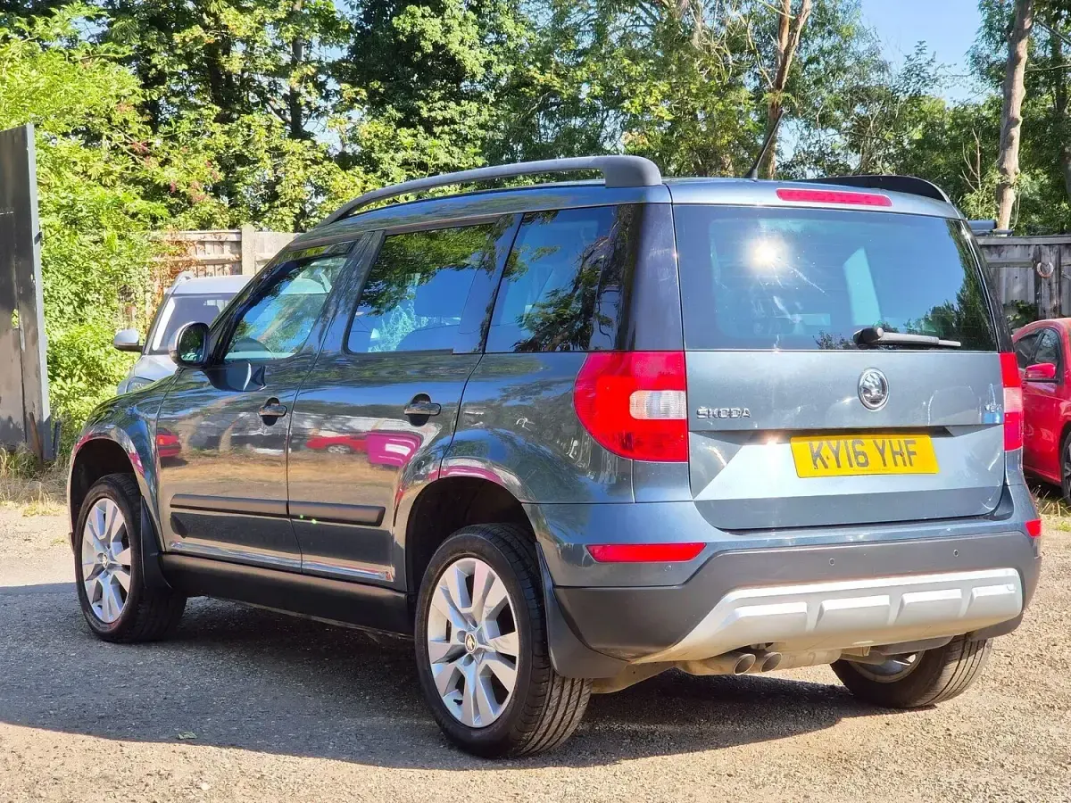 Used Skoda Yeti SE L 110 HP (80 kW) 2016 Grey SUV