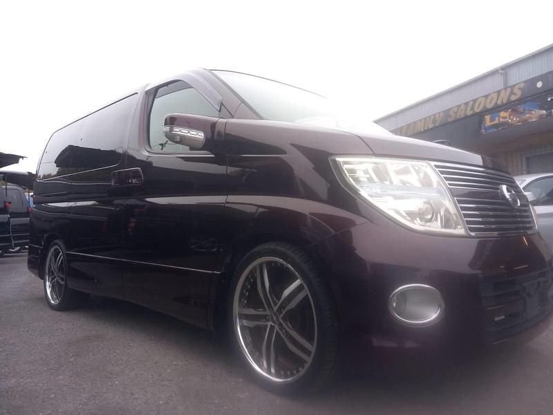 Używany Nissan Elgrand 2008 Purpurowy Minivan