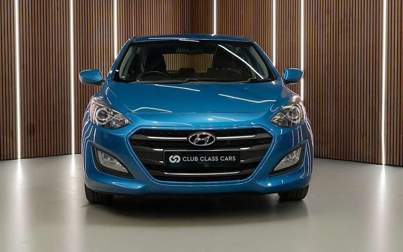 Used Hyundai i30 SE 110 HP (80 kW) 2016 Blue Hatchback