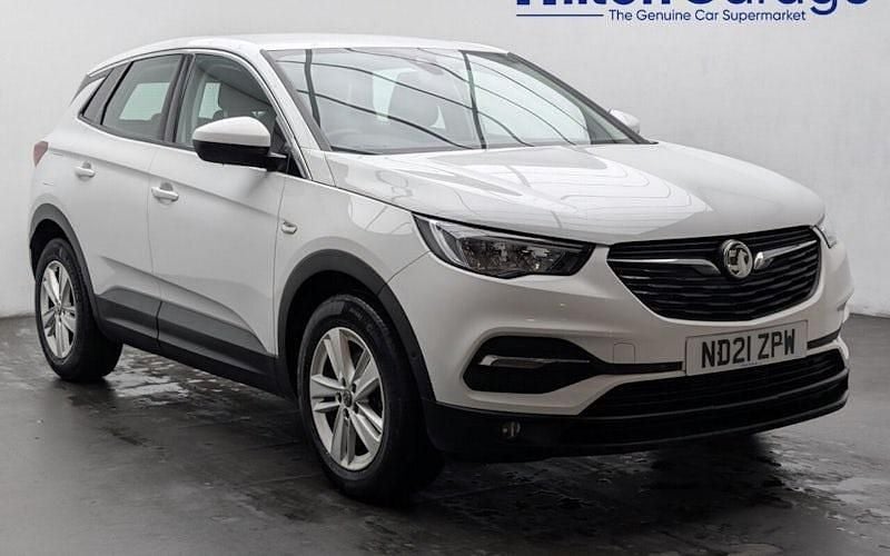 Used Vauxhall Grandland X Business Edition 131 HP (96 kW) 2021 White SUV