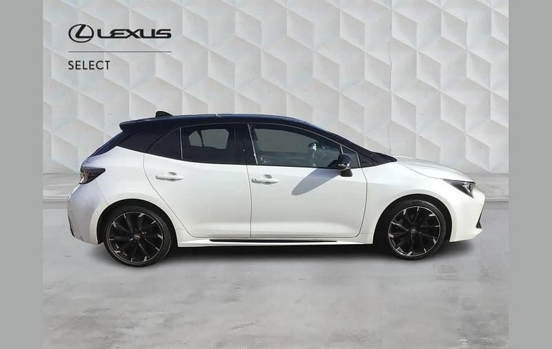 Used Toyota Corolla Sport 196 HP (144 kW) 2022 White/black Hatchback