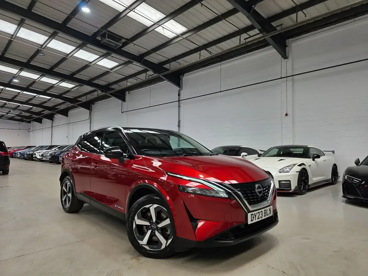 Used Nissan Qashqai N-Connecta 190 HP (139 kW) 2023 Red SUV