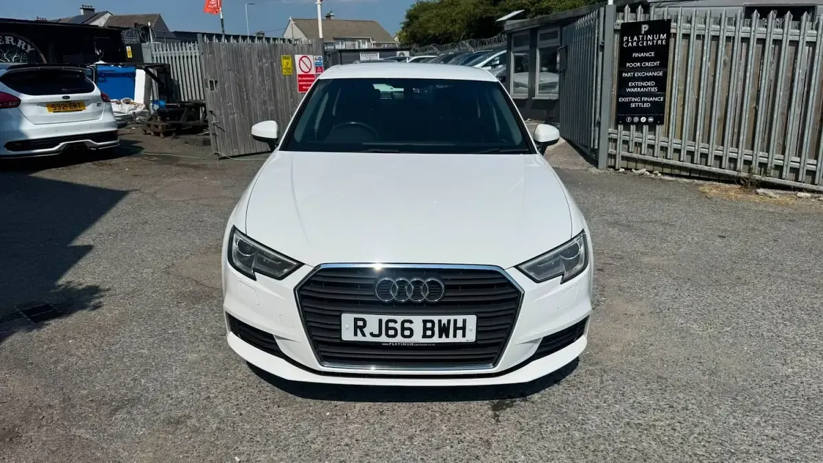Used Audi A3 2016 White Hatchback