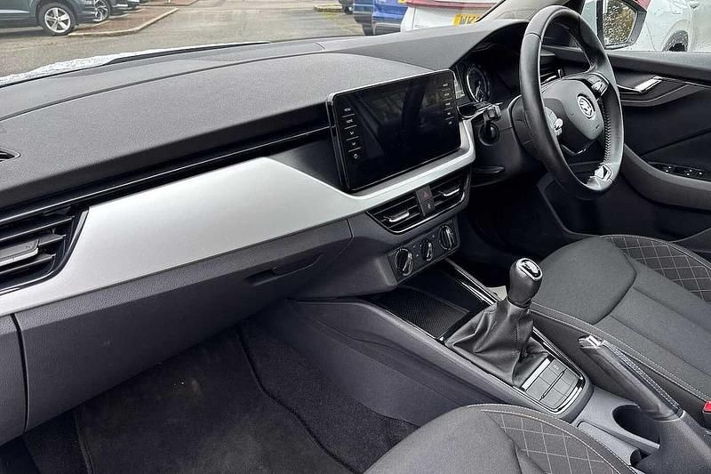 Used Skoda 110 R SE Drive 81 HP (59 kW) 2023 Moon white metallic Estate