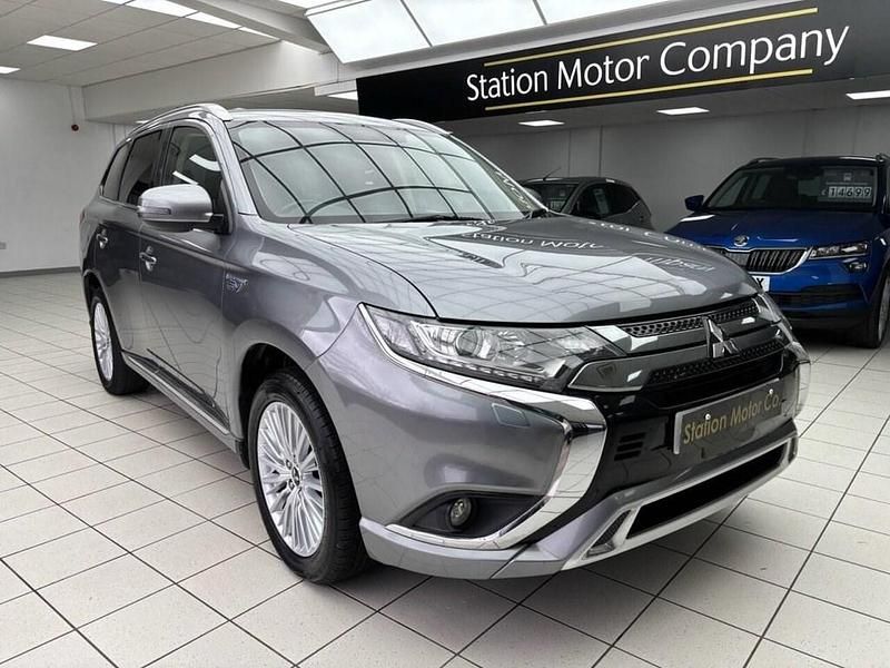 Used Mitsubishi Outlander 209 HP (153 kW) 2018 Grey SUV