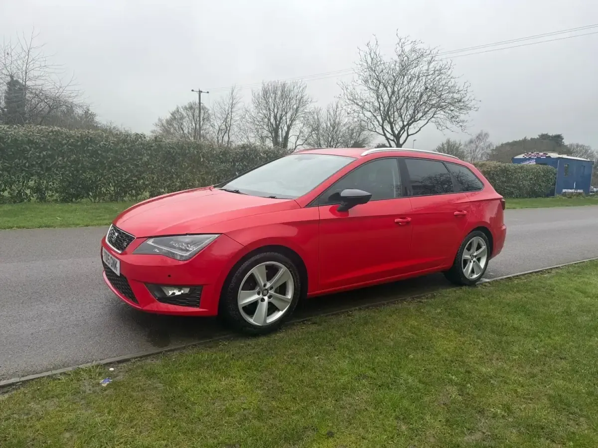 Begagnad Seat Leon FR 2015 Röd Kombi