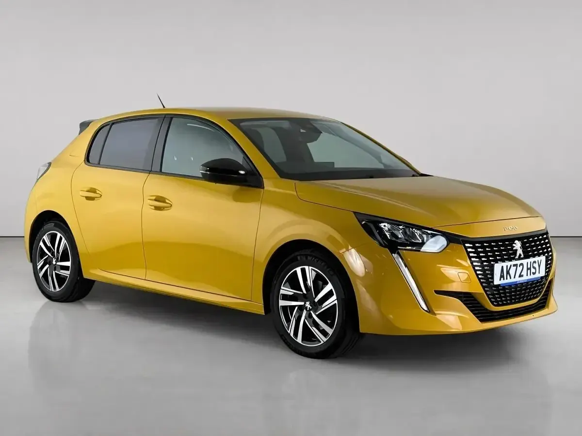 Used Peugeot 208 Allure+ 102 HP (75 kW) 2023 Hatchback