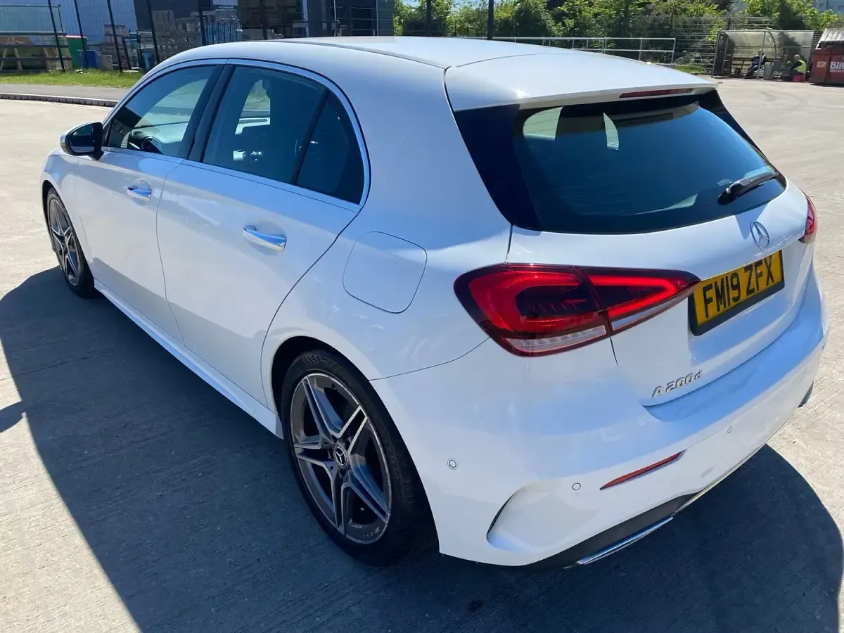 Usado Mercedes A200 AMG Line Premium 150 CV (110 kW) 2019 Blanco Utilitario