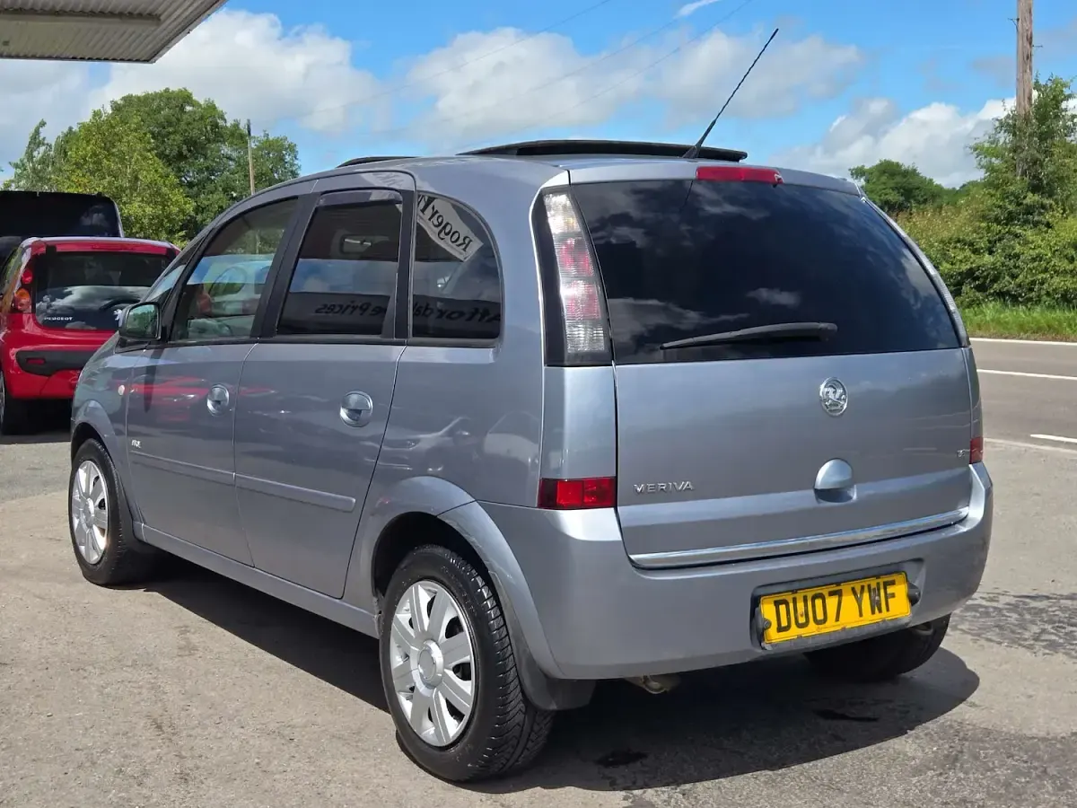 Used Vauxhall Meriva Design Edition 2007 Silver MPV
